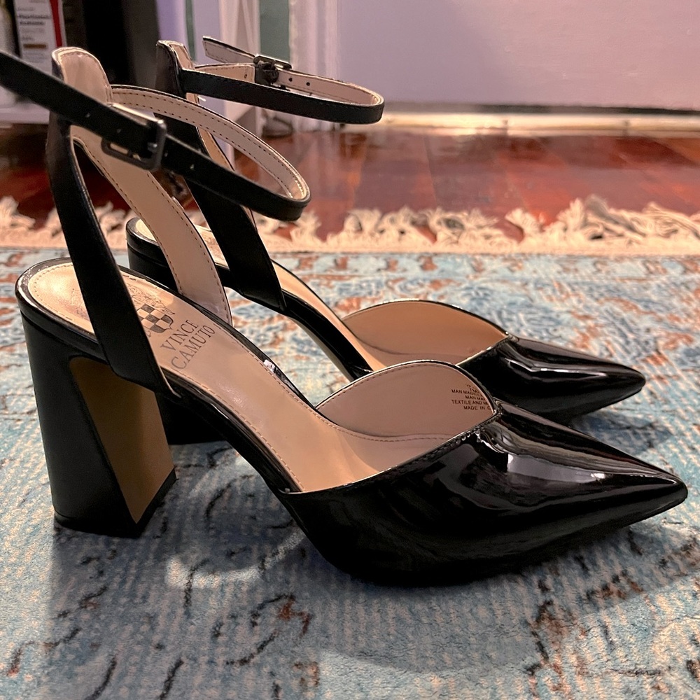 Vince Camuto 4in Black Patent Leather Pointed Toe Heel w/ Ankle Strap.